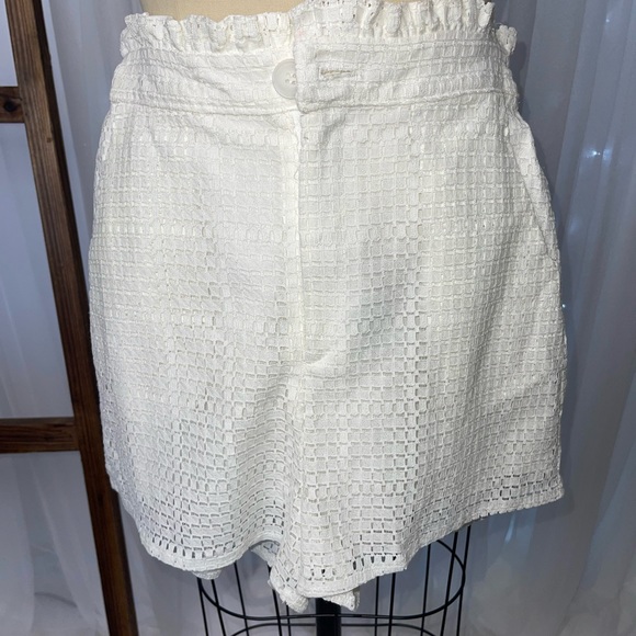 NWT ILLA ILLA Cream Crocheted Shorts - Picture 7 of 9